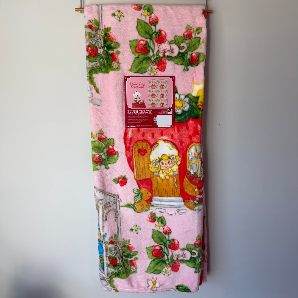 New Strawberry Shortcake 50x70 Pink Throw Blanket Blueberry Muffin Blossom